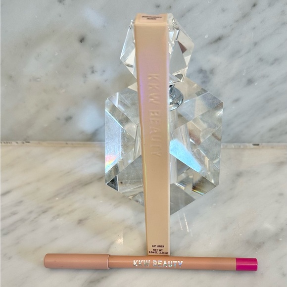 2/$12 * New KKW Birthday Kiss Lip Liner - Picture 3 of 5